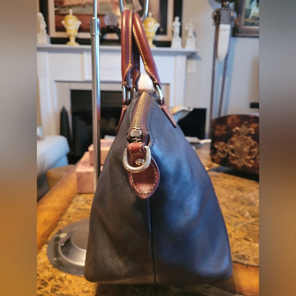 Dooney & Bourke Navy Leather Handbag. Vintage - Picture 3 of 13